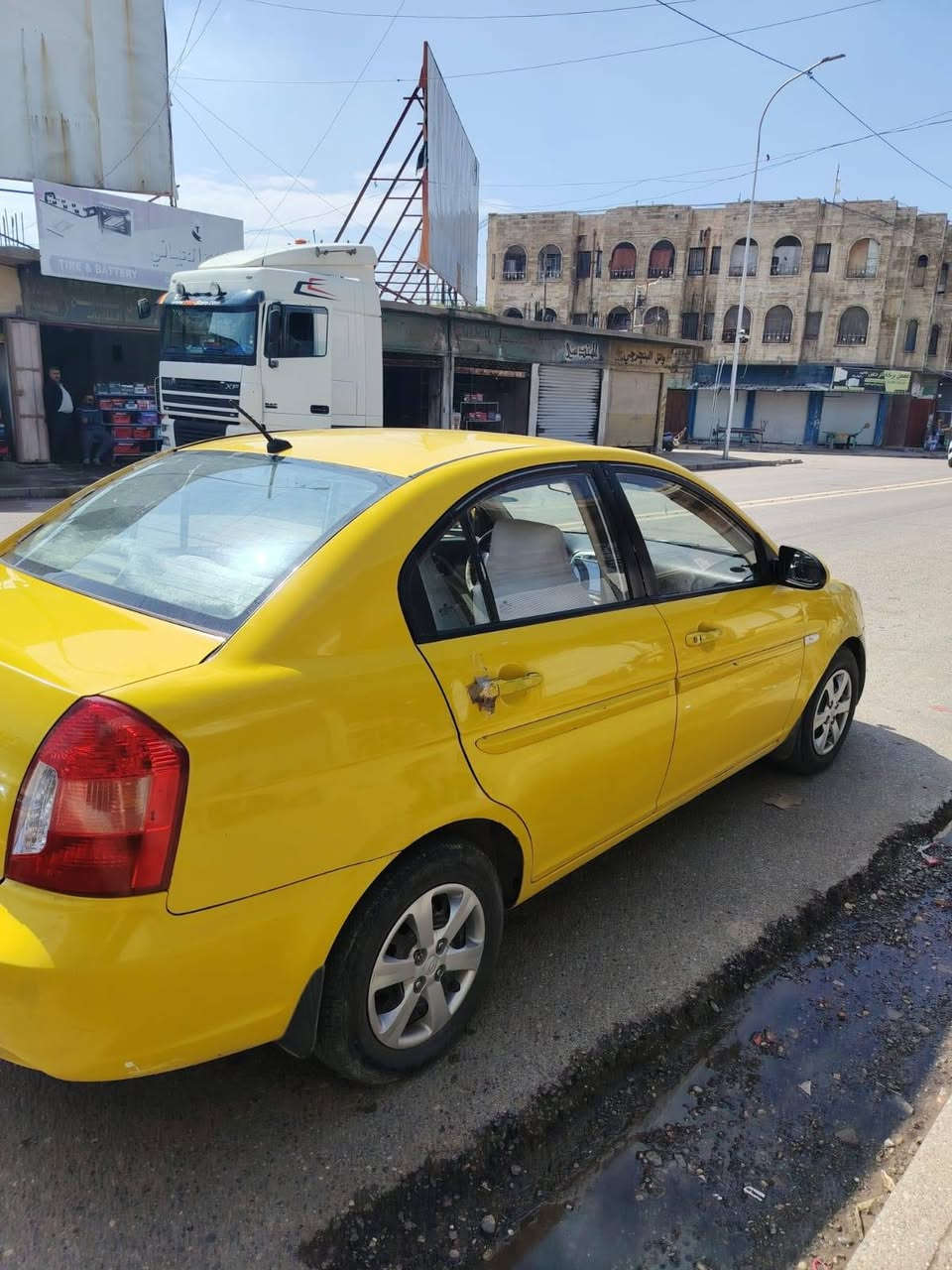 السلام عليكم 
اكسنت دبدوب 🚕 
وراد كوري 
موديل 2009
رقم نينوى الماني ✋ سنويه جديده 🙋 
هيئه وغرامة صفر 🚦 كابون بانزين ⛽ 
شرط التحويل 🚦 
محرك 16 محرك وكير شرط 👋 
طخم تاير طخم امامي خلفي جديد 👋 
تبريد ثلج 🥶 مكيف الهواء 
📢 ضررها جاملغ امامي اليسار+بوند مبدل بدون دواخل شرط وكدام العين 
🛑#السعر ٨٦$💸 وبيها مجال #العنوان #الموصل #موصل_الجديده قرب جامع الايقظه شارع البطاريات 
🛑 1️⃣ اوقات العمل🕰️الاتصال من الساعه التاسعه صباحا الى الساعه العاشره ليلا🛑
🛑2️⃣بلتلفون قفل ماكو تعال ودفع سعر اليعجبك 🛑
#مكتب_ارض_السلام #لبيع_وشراء_السيارات 
🛑 #باداره/ سلام الراشدي 
***********📱كورك 📞
***********📱اسيا📞
