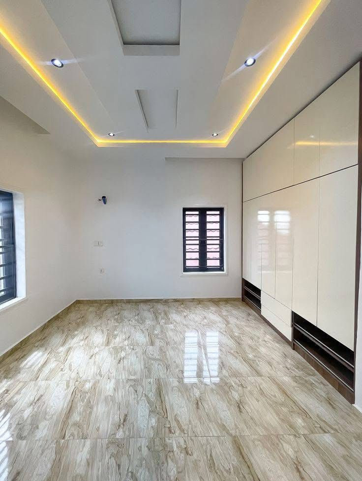 ‏كادر ديكور جبس بورد� صباغة المنازل | لمسة فنية لجدران بيتك
‏نحو بيت أجمل وأنيق ✨
‏🔹 صبغ داخلي 🔹الخفاء و صبغ     
‏🔹 صبغ جدران
‏🔹 تصليح وتعديل الصبغ الق🔹استخدام أفضل المواد وبأحدث الطرق
‏🔹 دقة بالمواعيد – نظافة بالعمل  أسعار مناسبة📍 نجيك وين ما تكون داخل 
‏📞 للحجز أو الاستفسار 
‏واتساب  *********** 
‏جرب شغلنا، وشوف الفرق بعينك ✅
‏#صباغة_المنازل #صبغ #ترتيب_بيتك
