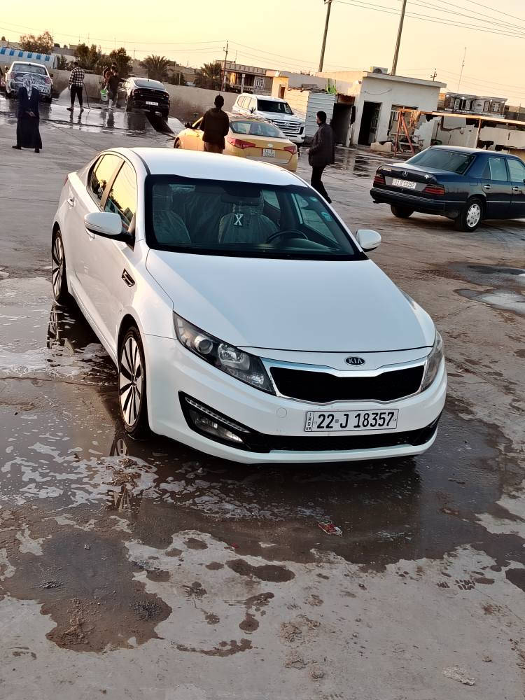 السلام عليكم للبيع كيا 2013 خليجي كفاله.  مكينه 2400 دوش رقم. اربيل الإنكليزي  جديده ومناقصها شي الحمدالله مكينه كير عل وضع الشركه  ماشيه 160حقيقي شرط الفحص
السعر 150
المواصفات
بصمه أبواب وتشغيل
شفتات ستيرن
تبريد قطعتين
ترحيب
لد امامي
دبل كزوز
ويل كروم
اشاير مري وشفط
الاستفسار الاتصال على الرقم مكاني ديوانيه 
*********** ديوانية, القادسية
