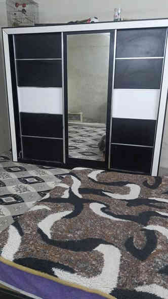 عندي غرفت نوم للبيع بسرعه مناسب مكاني كركوك قادسيه 2قرب حلويات الشام السعر 100الف بي مجال بسيط هذا رقمي ***********
