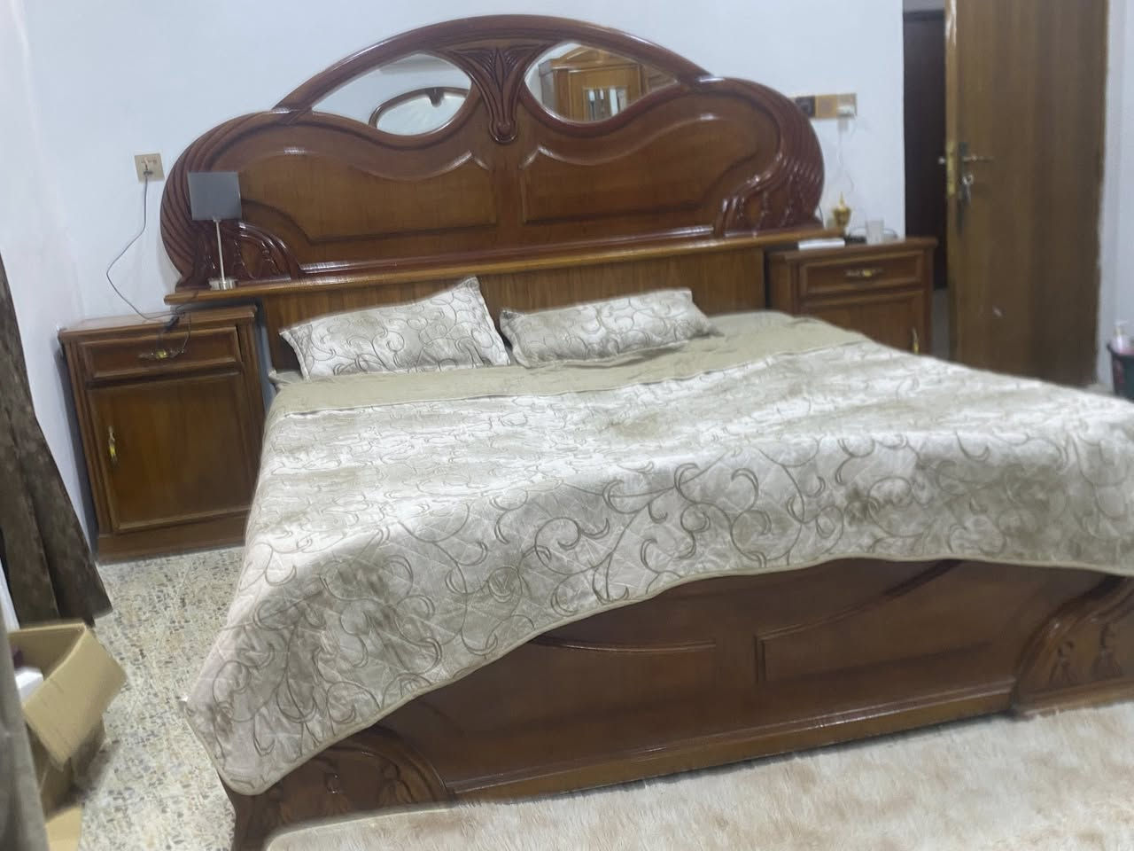 سلام عليكم غرفه عراقي تصميم تركي نضيفه 90‎%‎ عارضها مليون وخمسمية مكاني الدوره حي اسيا 
***********
