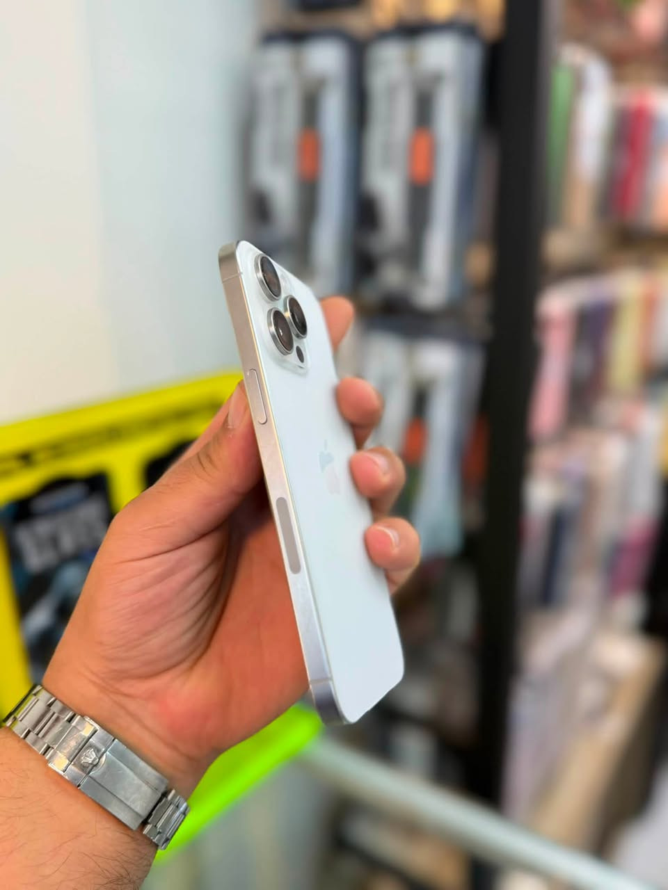 ايفون I iPhone 15 Pro Max
256جيجا  🔥
نموذج M   🔥
‏الجهاز مش  مفتوح ولا مصلح ولا أي مشكلة🔥
كفاله خطيه من المحل  📄🔥
+ بكج هديه كفر و لزقه و صله 🔥
🚚  يتوفر توصيل إلى جميع أنحاء المملكة🔥
📍طبربور تقاطع الاتحاد رياضي مقابل  ‏Number One
و مقابل عيادة دكتور عياس موسئ. اسم المحل  (تيك ماد (TECH MAD))
‏متوفر لدينا جميع أجهزة ال iPhone المستعمل والجديد
التواصل.    :    0797068895
واتس اب   : Wa.me/+962797068895.


**إذا كنت صاحب هذا الإعلان وتريد حذفه لأي سبب، رجاءا أرسل رسالة إلى الدعم الفني**