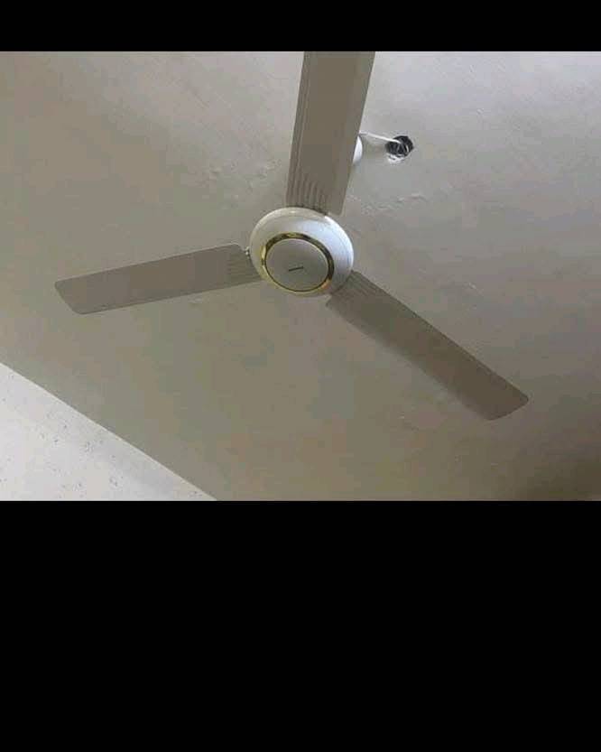 مروحه ايجوسونك كارتون يحتوي على 3 مراوح