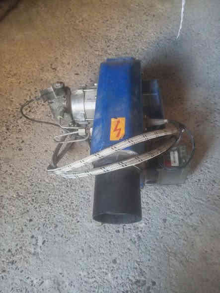 السلام عليكم شباب هاذه كمبريسر هوا ماعرف شنو شغال كل عيب مابي للبيع قيم واخذ اذا تعرف سعرة 

ماطور مي شغال مابي عيب حجم صغير للبيع سعره20 وبي مجال***********
