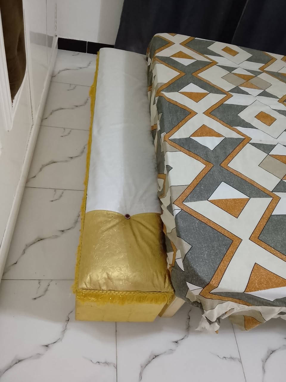 سلام عليكم غرفه للبيع نجاره الخشب عراقي السعر مليون وربع 
@إشارة  مستخدمه صال شهرين كلش نضيفه الغرفه


**إذا كنت صاحب هذا الإعلان وتريد حذفه لأي سبب، رجاءا أرسل رسالة إلى الدعم الفني**