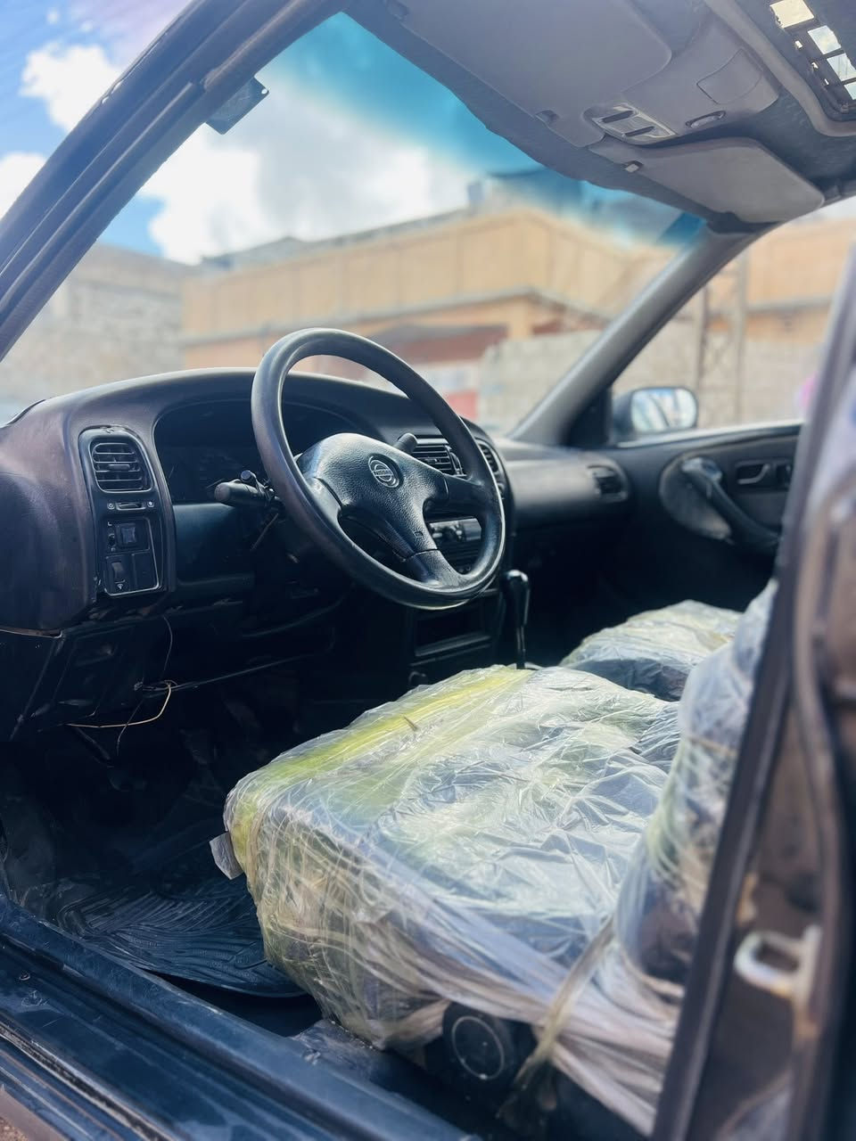 للبيع نيسان برايمر موديل 91 رقم نينوى دولي شرطه تحويل سياره باسمي كير محرك شرط مصبوغ حزام بدون ضربه كهربائياته كلها شغاله
السعر٣٧وبيها مجال شيء قليل
 مكان الموصل الايمن 
رقم ***********
