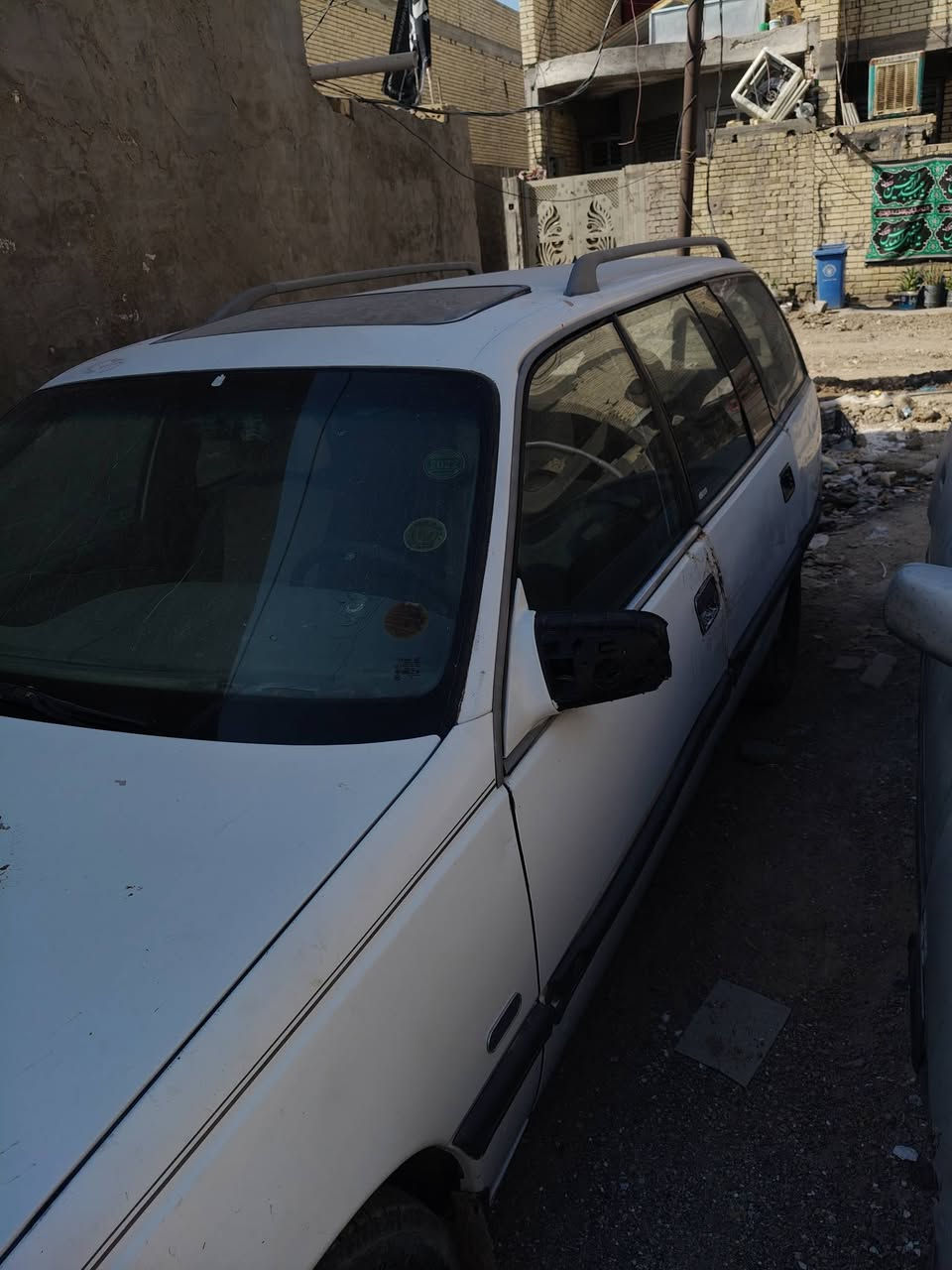 اوبل اوميكه ستيشن مديل90
السياره كايمه بس هي شغاله هسه السياره بيها دخان وتحمه رقمها صلاح الدين التحويل لازم تروح التكريت وتحول اتخابر راعيها وتروح اتحول السياره صار اسبوعين تاركها السعر 10ورقه مكان السياره بغداد قرب علوه الرشيد***********
