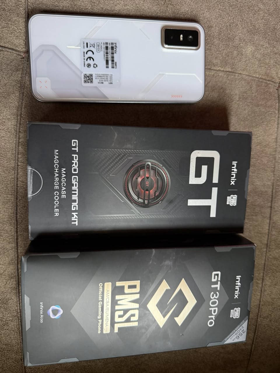 السلام عليكم 
جيتي 30 برو
Gt 30 pro
 مصار شهرين من ماخذة استعمال كلش بسيط 
كامل ملحقات كفر والمبرد وكلشي ويا 
جهاز شخط واحد مابي للبيع فقط 
السعر 300 الف 
مكاني بغداد مجمع بسماية السكني
للتواصل رقمي وبي واتساب 
***********
