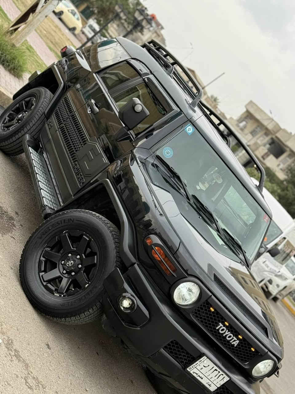 السلام  عليكم  للبيع  اف جي كروزر 2014 ماشيه 142 الف كيلو
مكفوله من الحادث والصبغ مرفعه السياره 2 انج 
سيبايه 
درج 
ترايش
قماره مغلفه ppf ضمان سنتين 
بجم زنون 
شاشه كامره السياره جديده ومصروف عليها وجاهزه من كلشي السعر 26.500 وبيها مجال مكان السياره الاعظمية اي استفسار هذا  رقمي  ***********
