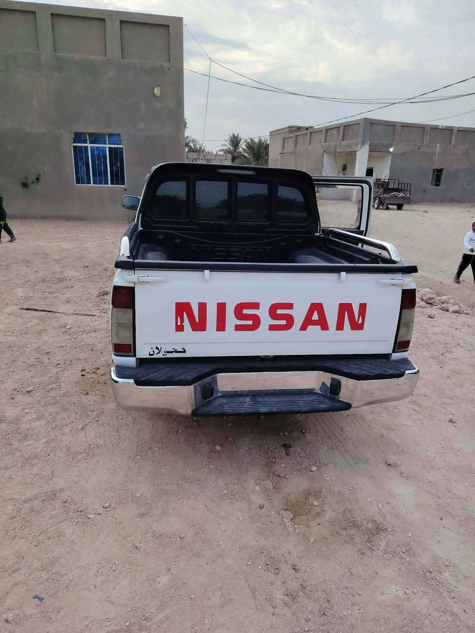 للبيع بيكم نيسان دبل قماره موديل 2004محدث 2016بل كامل بيه كتاب وزارة الداخلية تترقم دوانيه 
سياره جديده وحلوه مال جناي 
تبريد تدفه 
تخم تايير 
للتواصل ***********
