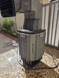 ميز طعام سعرة ٤٧٥ومبردة ٢٧٥ العنوان بغداد للاتصال ٠٧٨٣١٨٥٨٠٣٢