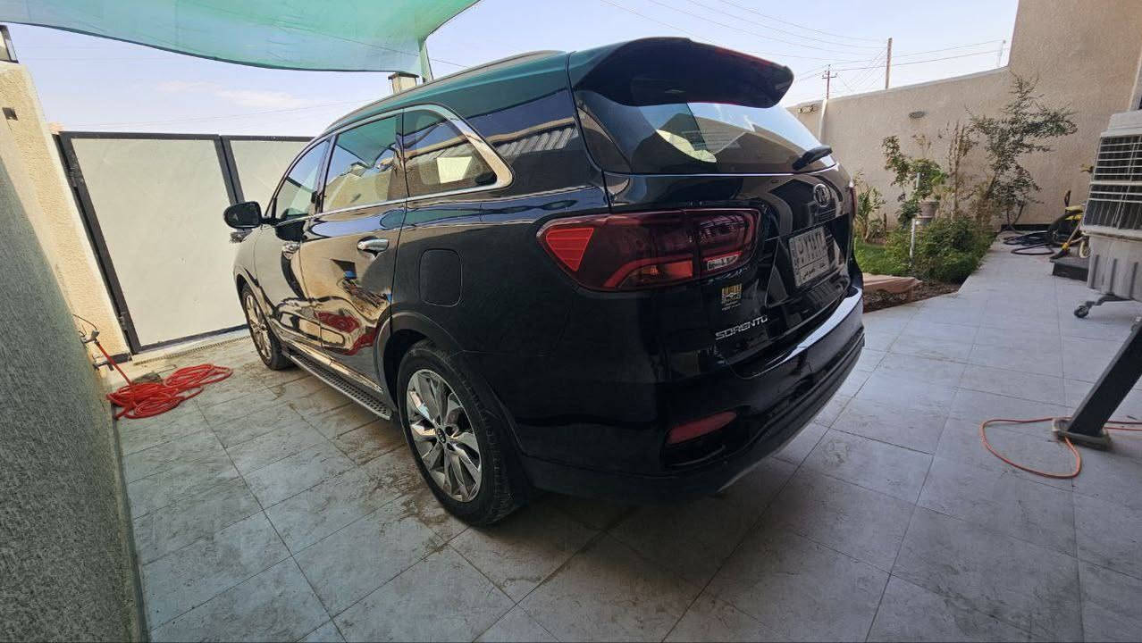 السلام عليكم 
سورنتو خليجي 2020 فول الفووول
1 / 1  اللون نيلي ميتاليك غامق
6 سلندر 3500 كير 8 نمر
4 *4 فور ويل/ بانوراما/ بصمه 
جنطة كهرباء/ هاند برك كهربائي
كشنات جلد قرميد أصلي
كشنات تدفئة وتبريد وكهربائية
الكشنات الخلفية تدفئة
3 قطع تبريد
وأكو بعد مواصفات أخرى 
تخم تاير جديد
السعر  255 $ 
السيارة فيها بابين صبغ و بعض الخدوش 
الباب الامامي الايمن والخلفي الايسر
باقي السيارة مكفول 
الاتصال على الرقم 
*********** 
أبو علي/ بغداد &الكاظمية

