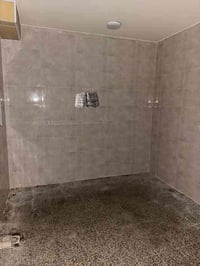 شقة طابق ارضي بالشقق البيض ب ٨٥٠ ألف شهريا للإيجار مطلوب عائله مرتبه  ...