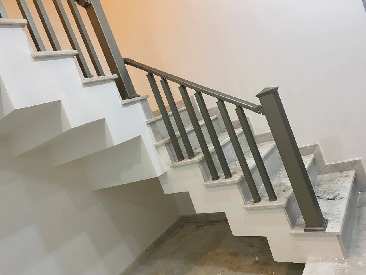 متوفر جميع انواع المحجرات الدروجه والبيبان PVS
والزجاج وأصباغ الشبابيك بأسعار تنافسيه جميع أنحاء بغداد موقعنه الدوره ابو دشير رقم ***********
