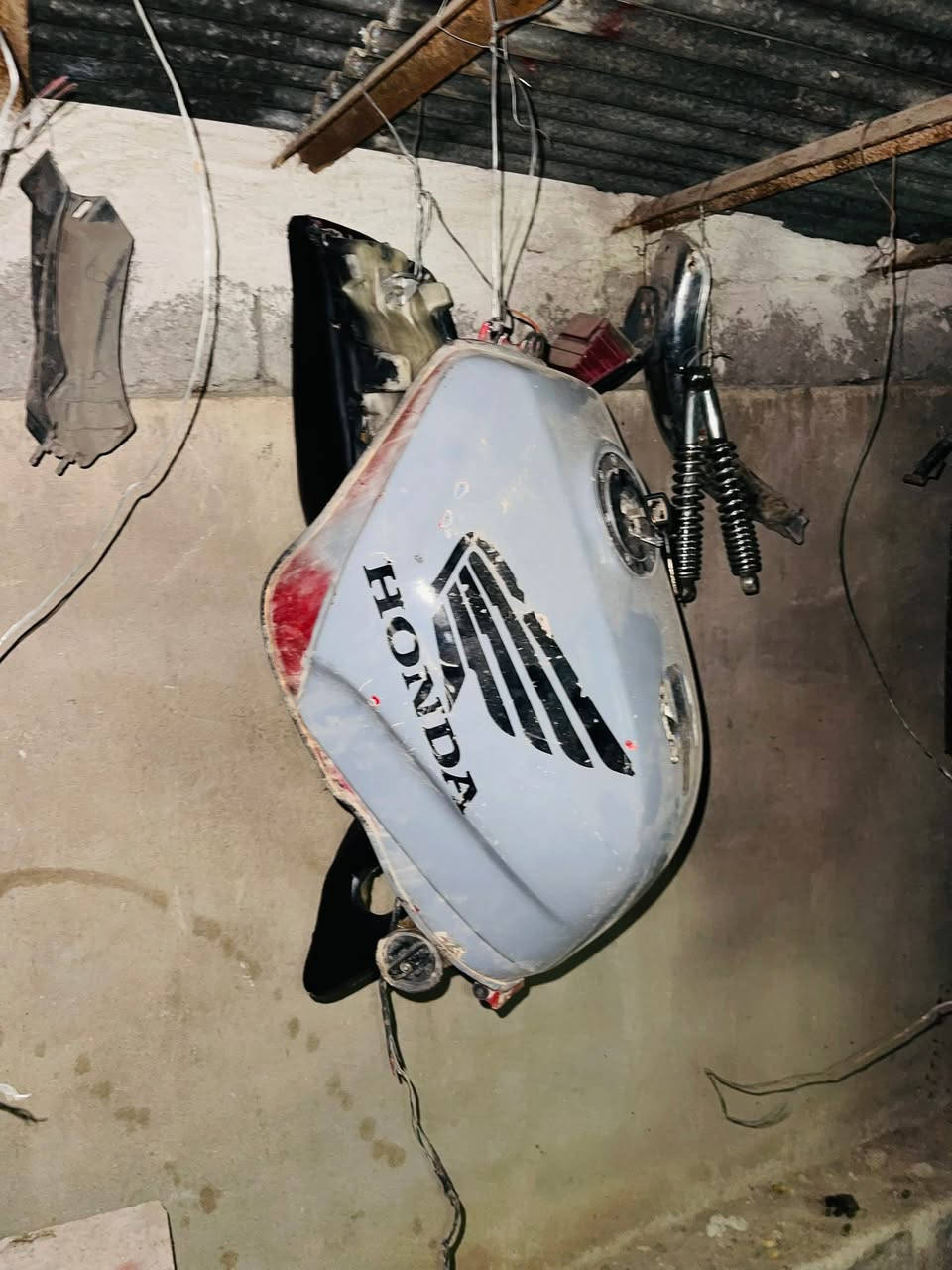 للبيع وياله +اغراض cb1000 f1 مكان سليمانية 
سعر خاص ***********
