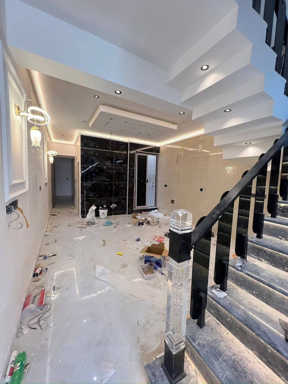دار للبيع 100 متر 🏠 السعر 250

حي الجهاد مربع الامانه تسليم مفتاح 🔑 

خلال أسبوع شغل فول درحه اولى

📍مقابيل البيت سياج مدرسه عله طول الشارع 

         🫵🫵مواصفات الدار 👇👇

ارضيه بورسلين 80 في80 نانو بولش 

ديكورات صقوف صاله ومطبخ وغرفه نوم 🛌 

نضام درج بيانو 🎹 أناره 

محجر الدرج زجاج مسكرت 10 ملم 

باب قاصه بلازمه 

نضام حاكيه شاشه صوره وصوت 

جداران مطبخ وحمامات بورسلين هندي تصفير 

مدخلين ثلاث نوم 🛌 

اثنين حمام 🛁 صاله مطبخ 
*********** مكتب حمورابي للعقار
