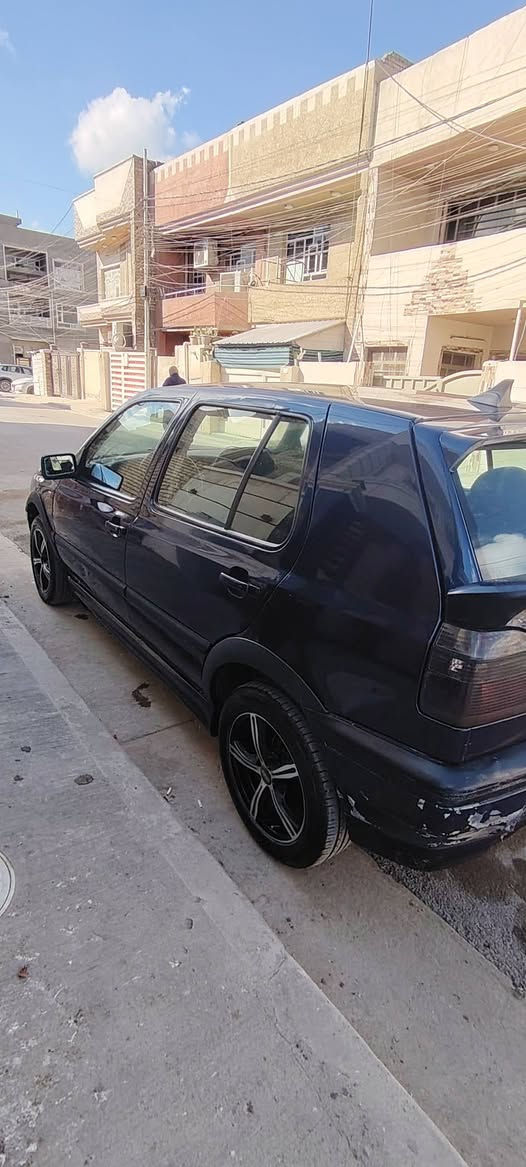 السلام عليكم  
كولف 93  محرك 2000 قبق ابيض سنويه بسمي ارقام جديده   ***********  متواجد واتساب السعر 45
