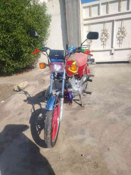 السلام عليكم شباب دراجه للبيع مكفوله كفاله عامه موديل21 محرك مكفول وراق كامل كهربائي كامل زوج تايرات جدد تانكي ولايت مال 23دراجه عل اي نقص مابيه تعال افصل اله تبزع ( مكان ديالى الخالص السعر خاص
موجود واتساب ***********
