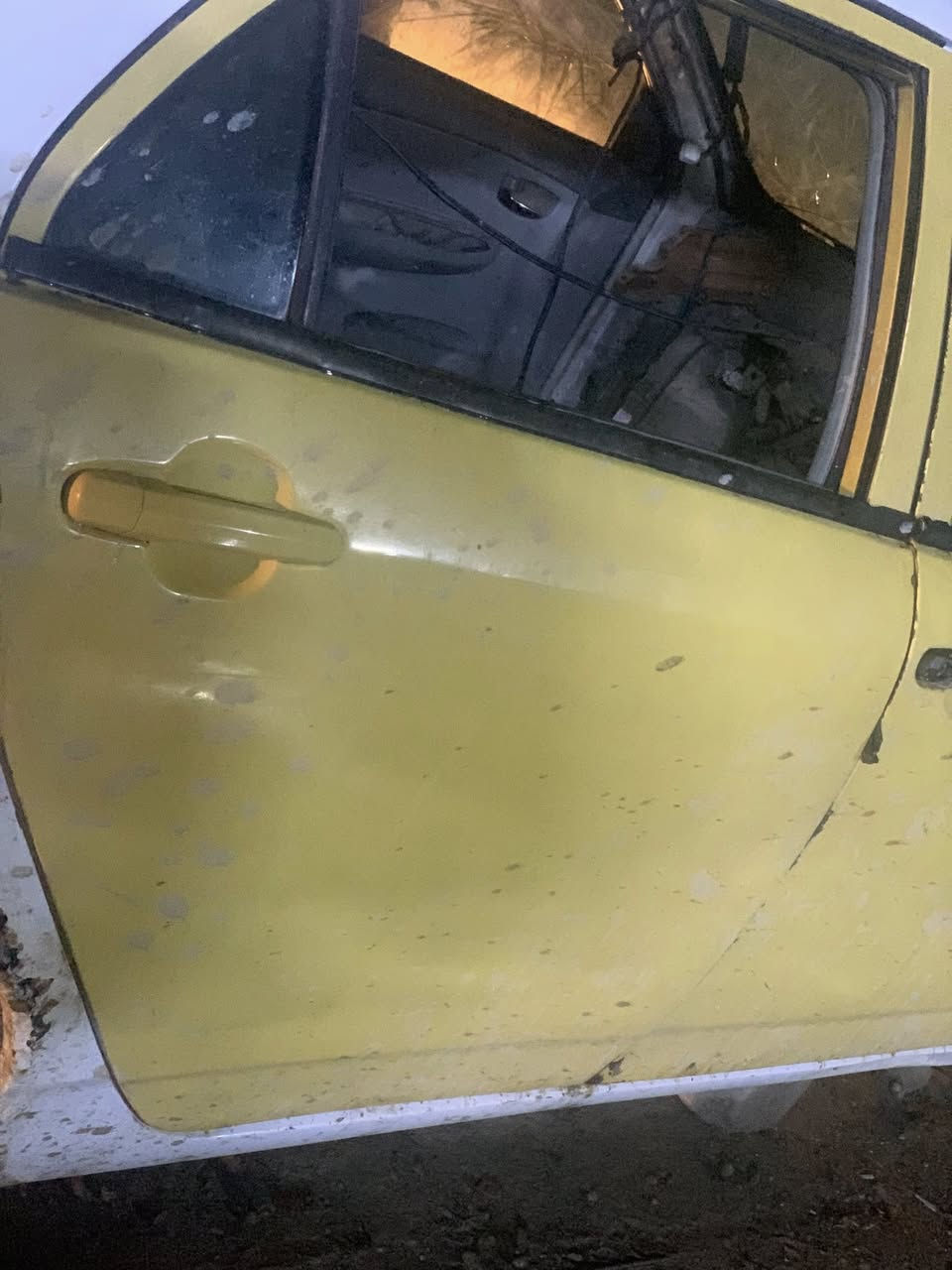 سلام عليكم غراض كلهن نضيفات بس وصخات بيهن طين.  شنو تحتاجون موجود شراي يتصل شنو يحتاج ويدلل مكاني بغداد بلديات ***********
