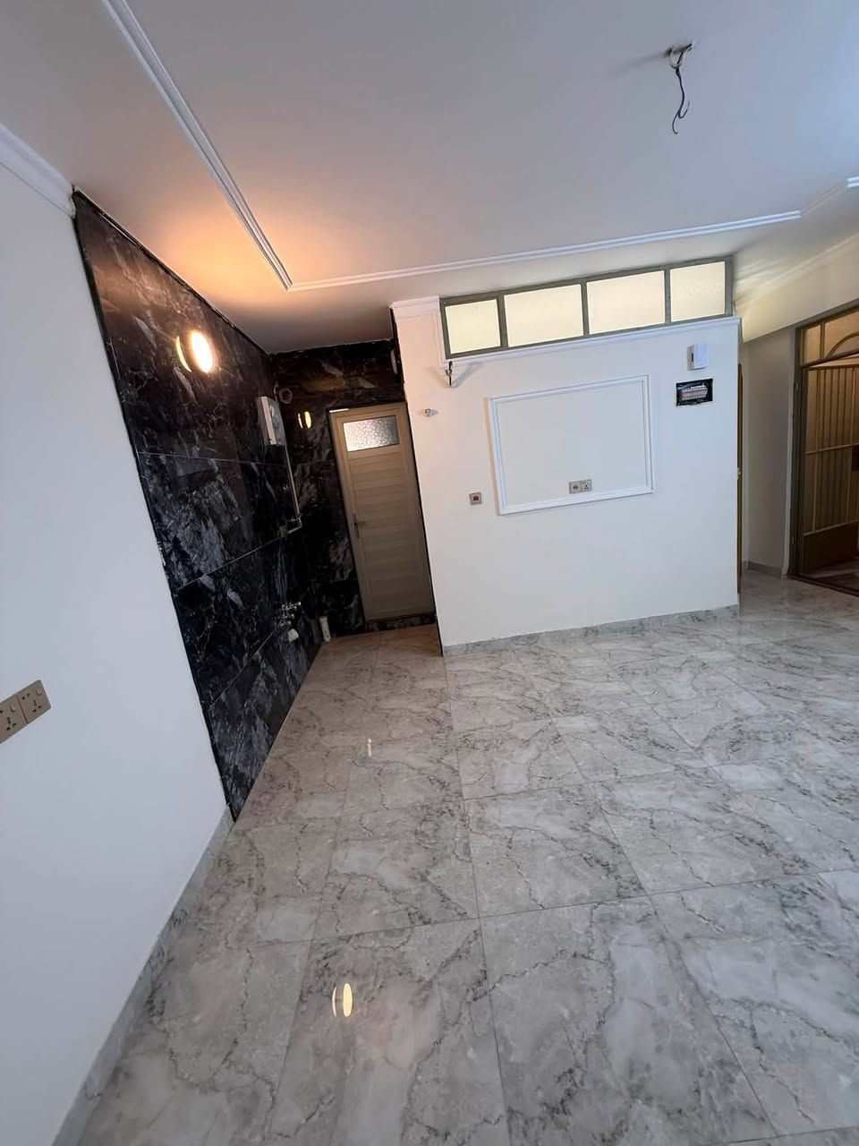 🏢 شقق للإيجار – بناية حديثة (زيرو)
📍 الموقع: البياع – شارع 20
🔹 تتكون الشقة من:
* غرفة نوم
* صالة
* مطبخ
* حمام مع تواليت
✨ بناء حديث (زيرو) وتشطيب ممتاز.
✅ تصلح لـ:
* عيادة
* مختبر تحاليل
* مكتب محاماة
* مكتب إداري
* سكن للطلاب
📞 للاستفسار: ***********
