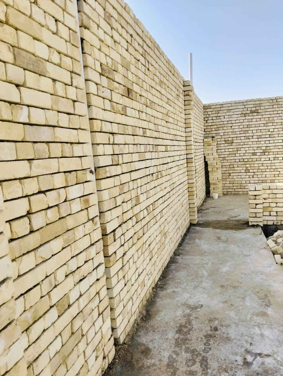 خلفه بناء متفرق حاليا في كربلاء ***********
