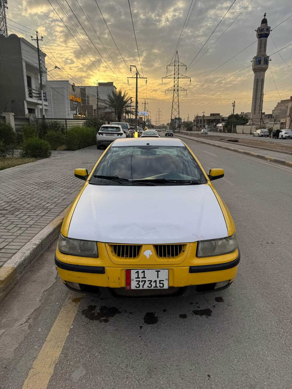 سمند تكسي رقم انكليزي بغداد باسمي
كير ومكينة خير من الله
كهربائياتها كلها شغالة
تبريد ثلج
سعرها ٢٨
بيها شاشة انترنت ويوتيوب
مكانها السيدية
رقمي*********** بغداد, العراق
