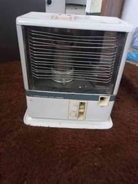 صوبه للبيع نظيفه مبدله فتيله جديده والسعر 35 وبيها مجال شيء قليل 07517...