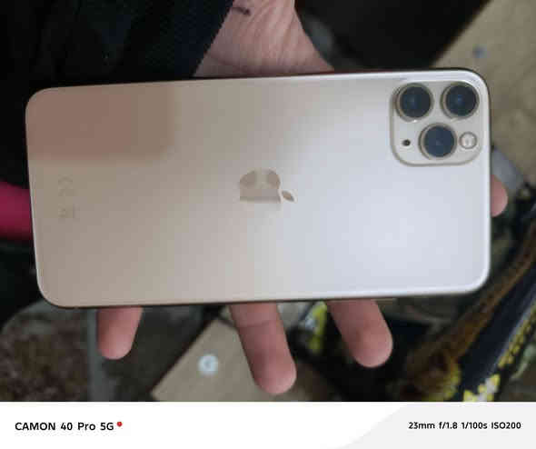 11برو ماكس بطاريه 81 ذاكره 64مامفتوح شرط استفسار ***********
