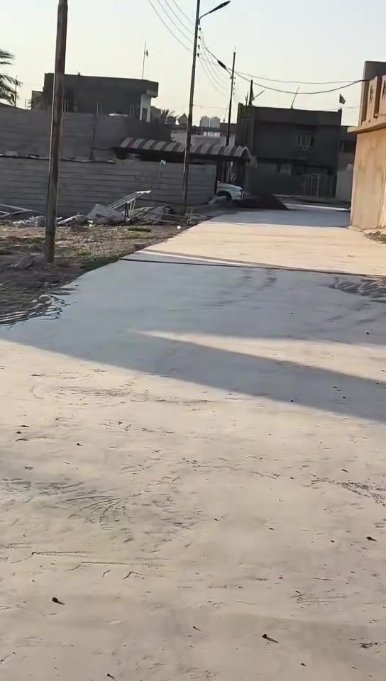 السلام عليكم قطع اراضي زراعي يم الصوره مال بره غر مساحه 150 الواجهيه 6:30 نزال 20 القطعه داخل الفرع  ***********
