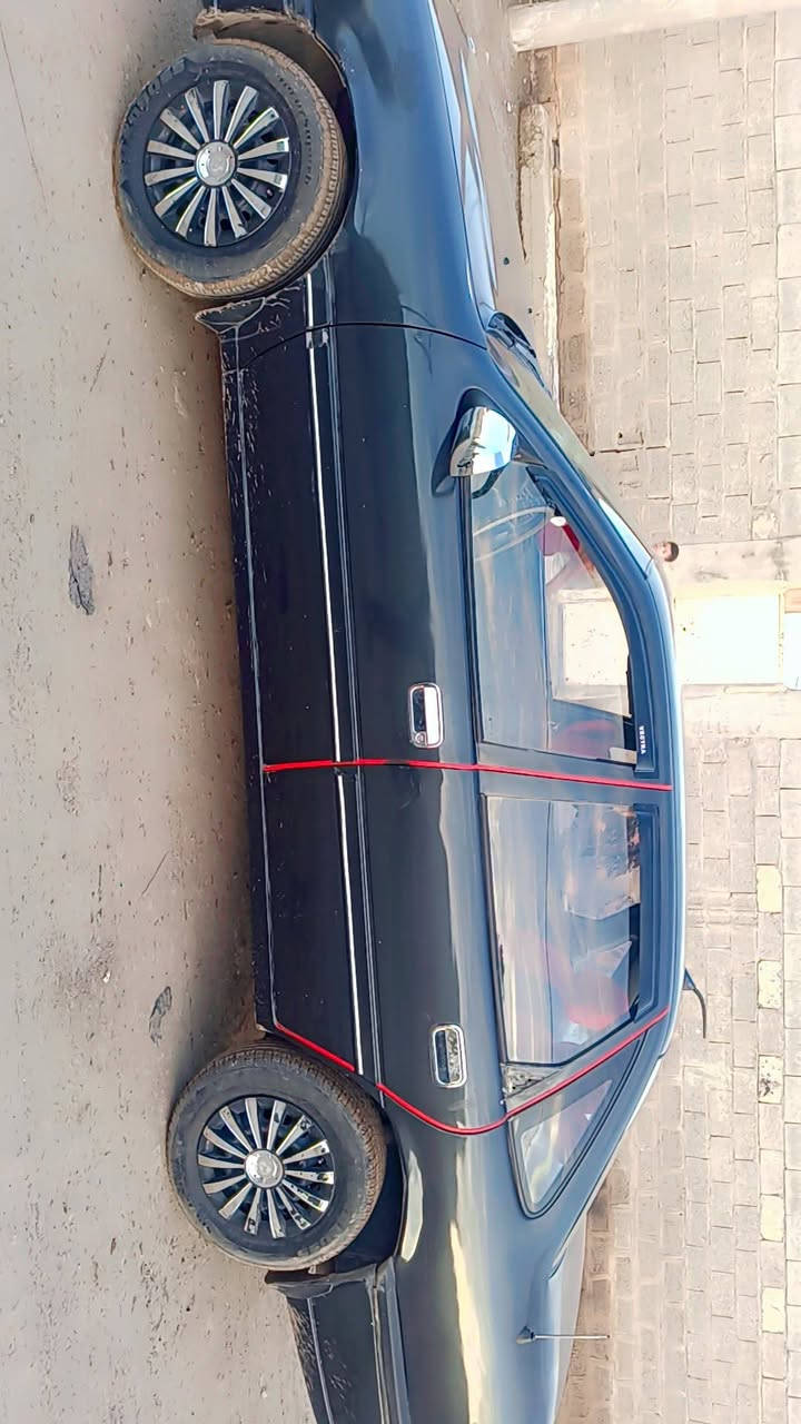 سلام عليكم سياره فكتره موديل 91 دفتر بانزين بيه الحجم 20 سنويه ل 30 كهربائيات شغاله  السعر 45 بيه مجال قليل هاذا الرقم ***********
