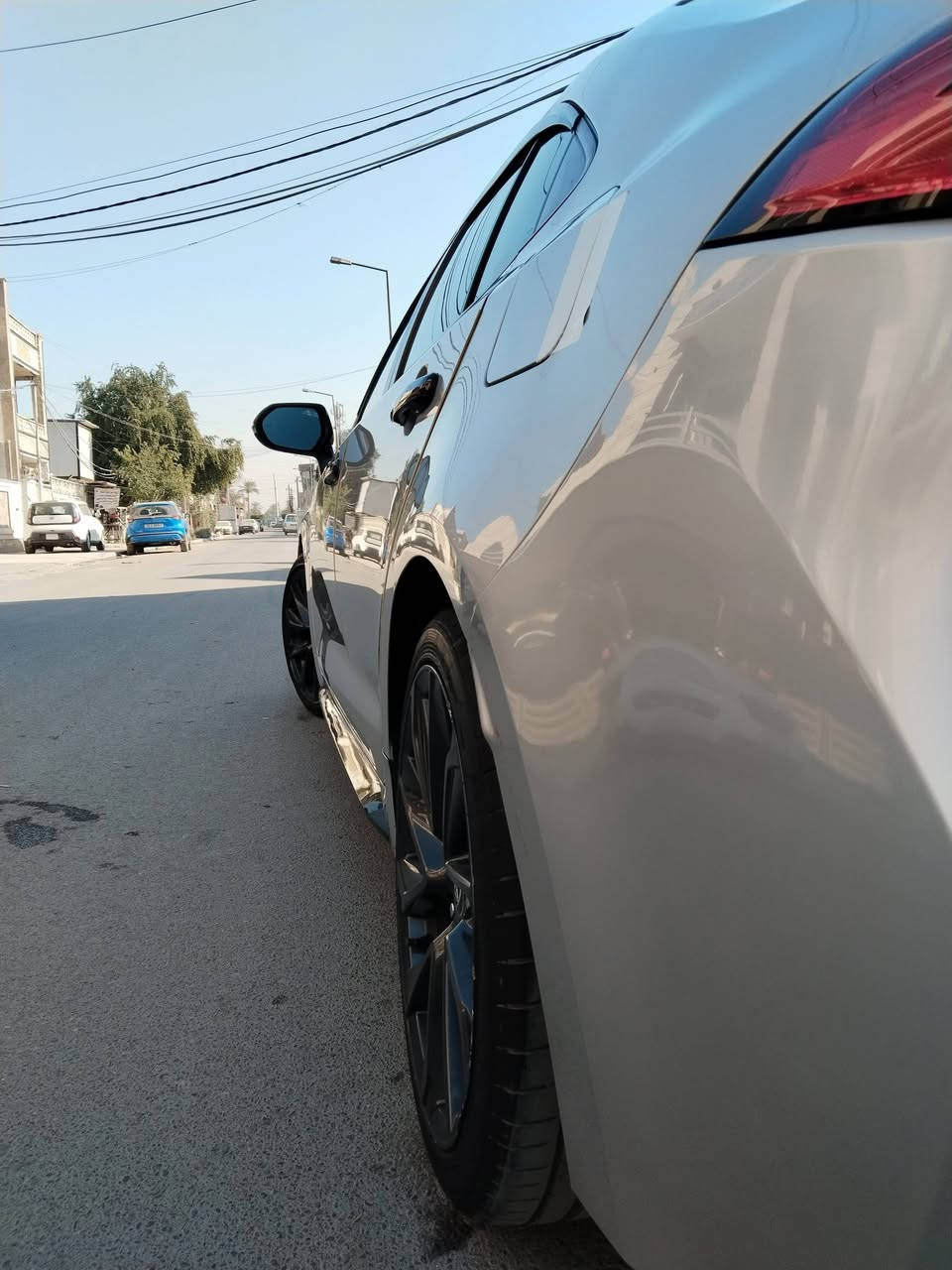 السلام عليكم مرخص مدير الاكروب
كورلا 2023 SE  
موصفات /
(فول •• الفول / SE )
بصمه  
نظام ترحيب 
 1. ماشيه /16 آلاف 
 ماشي امريكا 
2.رادار امامي
3.رادار خلفي
4.رادار جانبي
5.تحديد مسار
6.سايد بريك بصمه
7.تبريد بيانو
8.ثلاث وضعيات قياده
9.تحديد مسار 
10.نقاط عمياء
11.كامره دواره
12.اوتو هولد
13.صندوق ذكي
14.فول تحكم ستيرن 
15.سياقه ذاتيه
16.فتحه سقف /بانورما 
17.تدفئه كشنات 
18.لد نهاري ليلي 
19.لد دشبول 
20.لد ابواب امامي خلفي
21.اشاير بالمري
22. مخرج يو اس بي
23.شحن لاسنكي
24. حساسات امامي 
25.حساسات خلفي  
26.البجم كبس 
27. المحرك 1800 + هايبرد 
    (( ملاحظات ))
السياره وارد امريكي بيها جنطه مبدله وجلمغين صبغ  وبارد  
السياره رقمها بغداد انكليزي هزه جديده
السعر 145 وبيها مجال 
العنوان بغداد الغدير 
***********
***********
