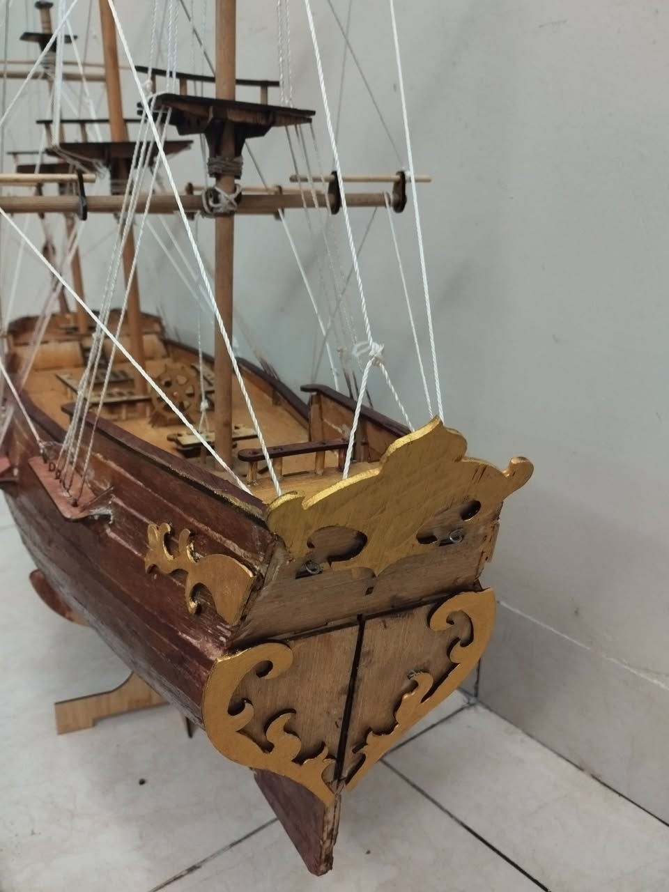 من صنع يدي  اغلب الاجزاء  من الخشب الصاج القياس متر طول وارتفاع متر تقريبا تحتاج مساحة  40 سم في القاعدة


**إذا كنت صاحب هذا الإعلان وتريد حذفه لأي سبب، رجاءا أرسل رسالة إلى الدعم الفني**