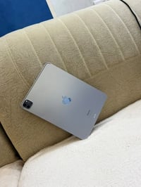 ايباد برو M2 • ٢٥٦ • بطارية فوق ٩٠