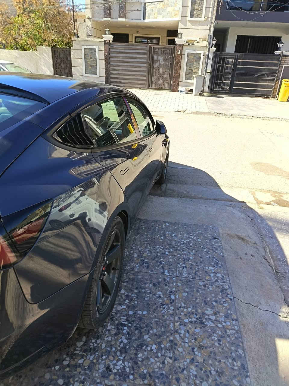 تسلا ٢٣  امريكي تك ماطور تمشيك ٤٥٠ كيلو شاحنه متغير ٣٢ كامله درهم ماتصرف عليه كهرباء جلد فول كامرات ٣٦٠ تسجيل ٢٤ ساعه حمايه بصمه كارت صدر ماطور بطاريات كله فول والحمد الله بسمي بغداد رقم هاتف  السعر ١٤٥ قفل 
***********
