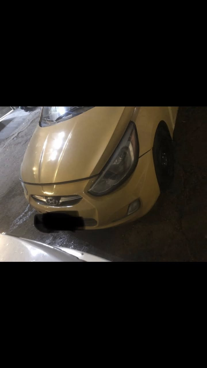 سلام عليكم اكسنت للبيع مديل 2012 وارد امريكي محرك GDA رقم بغداد انكليزي مصفر هيئة وغرامات السياره كير ومكينه جاهزه وصدر نضيف تخم تاير وطخه بربع الجاملغ الامامي حادثها ب امريكه بدون دواخل والسياره ب اسمي سعرها 75 
الرقم الهاتف ***********
