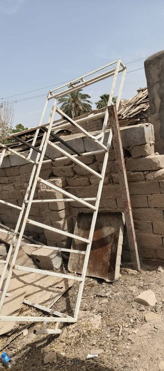 السلام عليكم محجر و مصطبات ومرايه للبيع السعر 85 بيه مجال ***********
