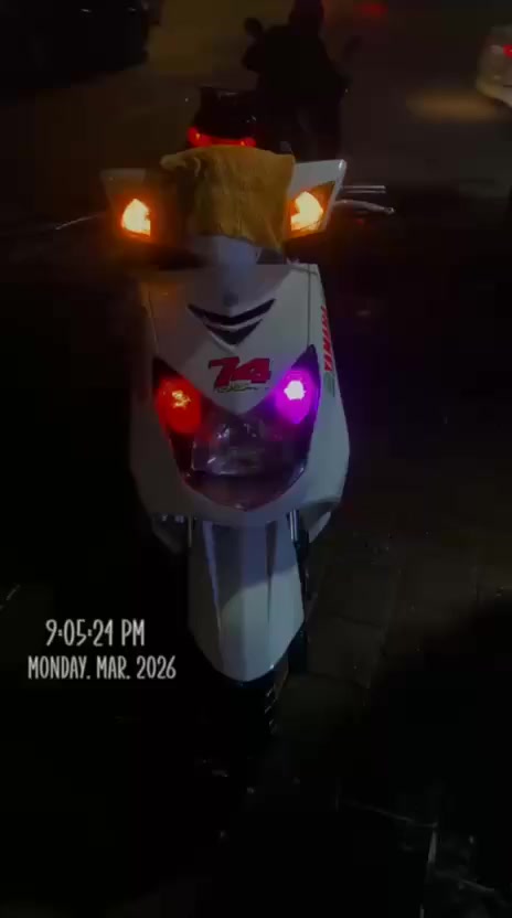 السلام عليكم دراجه سكنس فحل للبيع دراجه نضيفه نفس ماموضحه بل صور سعر 950 وبيه مجال دراجه نوزل خطين *********** للستفتسار
