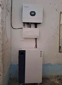 ألواح لونجي ٦١٥ واط • انفرتر ٦ كيلو • بطارية ليثيوم ١٦ كيلو