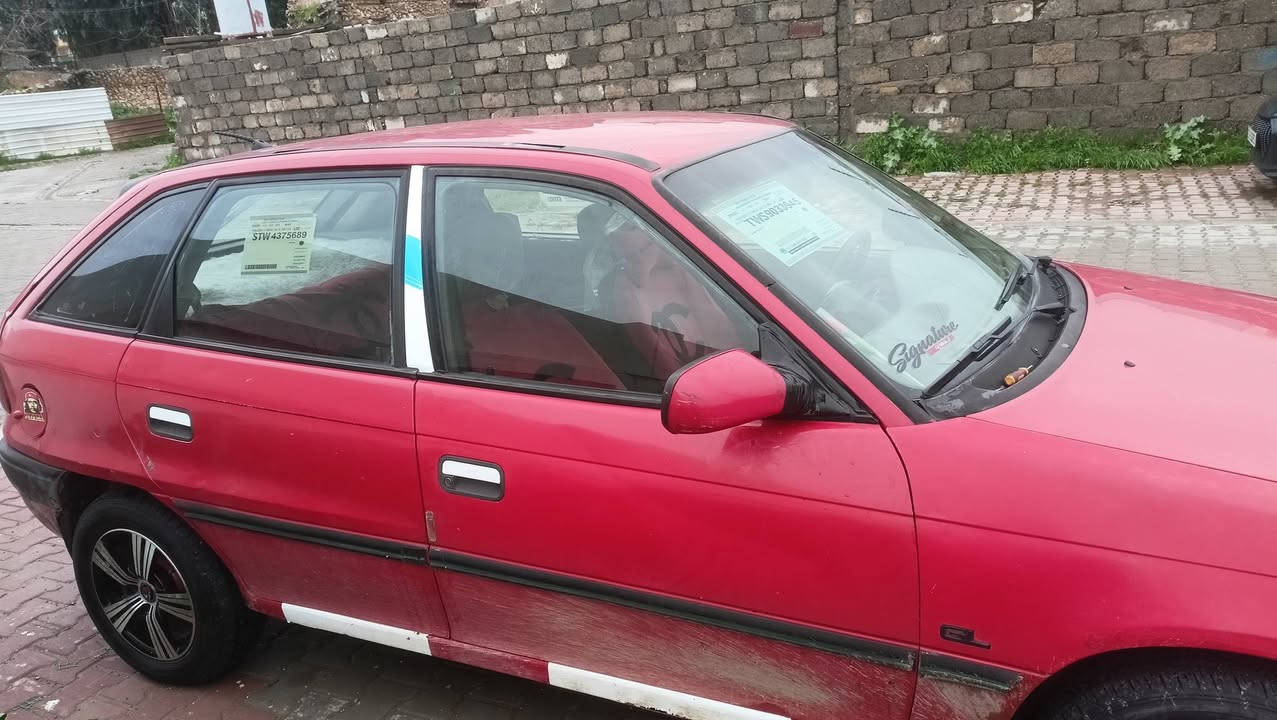 استرا 92 محدث 95
كابون بانزين تايرات جديدة طخم جديد مابيها صوت بالطسة جديدة بدون صبغ فقط بالدواير هزة جديدة رقم نينوى دولي الجديد مضخم صوت سماعات اربعة شغالات ويل كب رياضي جواها والاسبير بالصندوك بدون حادث نهائيا ع وضع البلاد فقط الدواير مصلح للسعر 42 مجال قليل سيارة مال بيت بلادية مكان السيارة حمام العليل 
الخاص مفتوح للاستفسار 
***********
