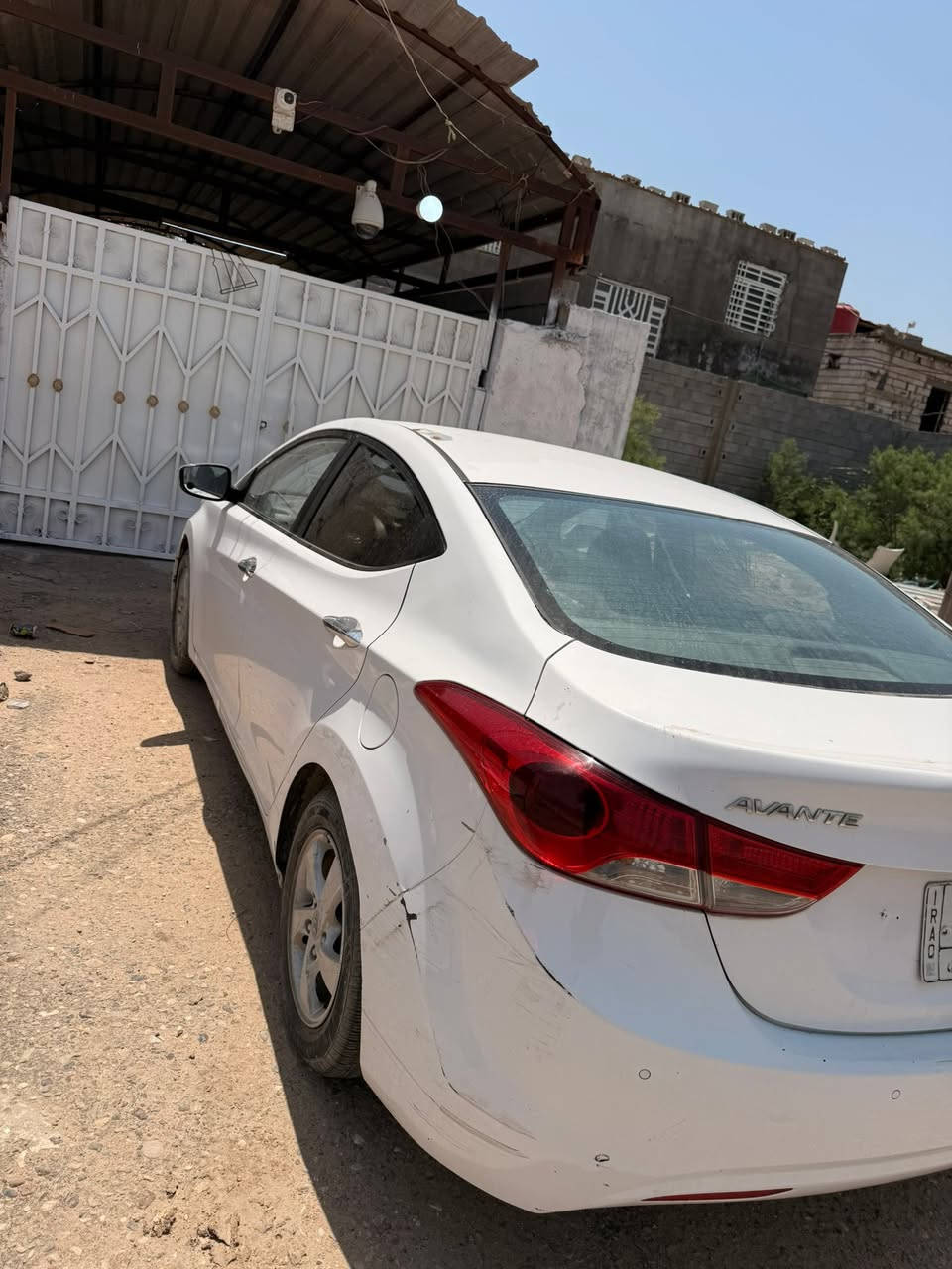 أللنترا 2014 سياره ادوات!!!! گصتين السياره مرتبه نضيفه تبريد فول ويا السويچ مكينه تخبل 2000 السعر 50بيها مجال  حك الجيه مكاني البصرة شط العرب ***********
