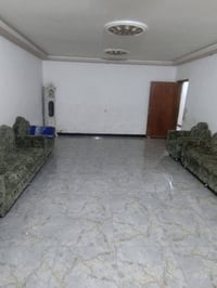 دار للبيع • شارع ٣٠ • عمارة خوام