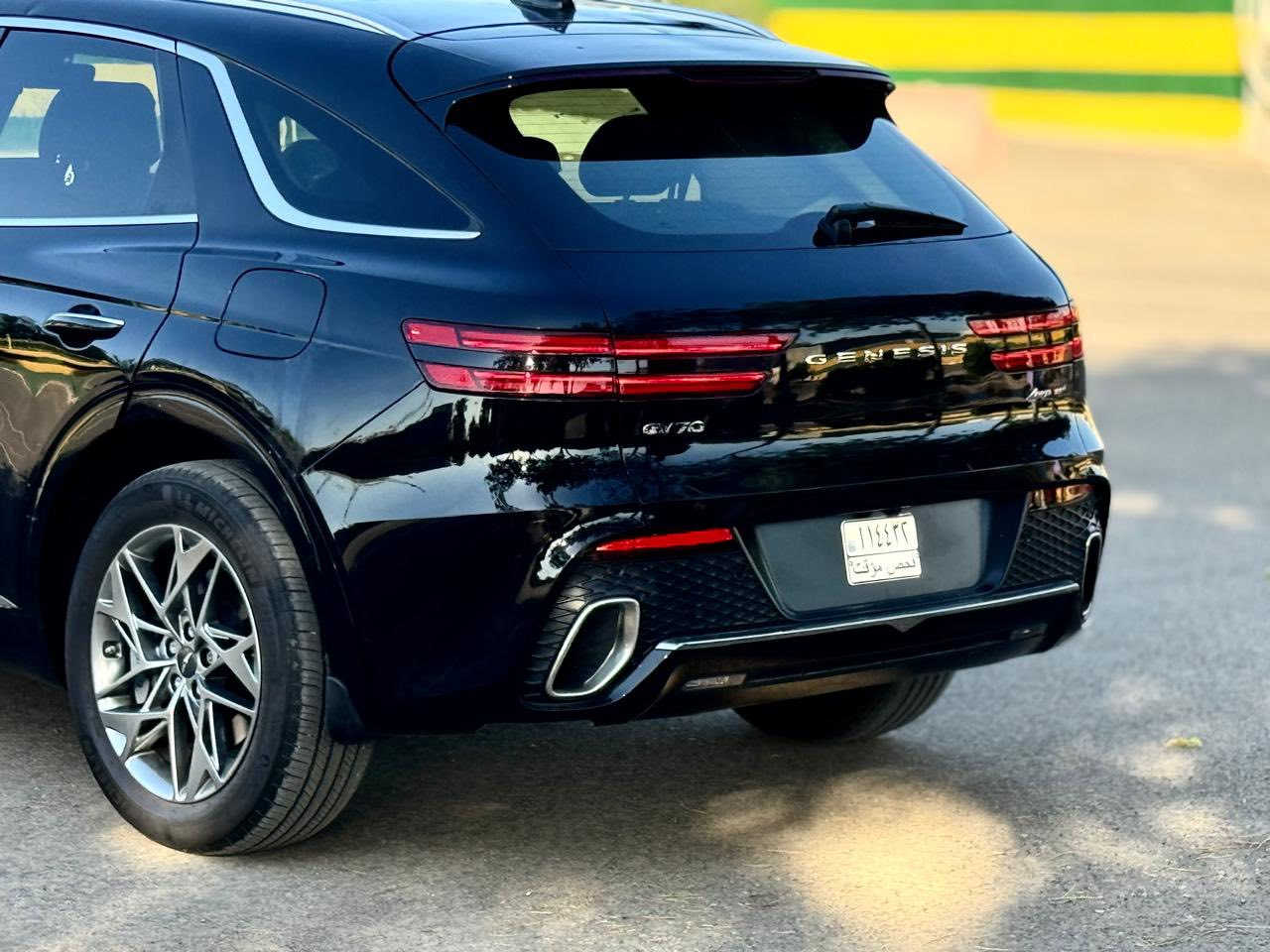 السلام عليكم
جنسيز Gv70 موديل ٢٠٢٤ 
فول مواصفات ١/١ سياره كامله مكمله مانقصه اي شي 
السياره بدون رقم رقمه فحص 
خمس كامرات 
كشن كهربائي تدفئه تبريد 
ترحيب ذاتي 
رادار 
مواصفاته كلش هواي ومعروفه 
مكان السياره بابل الحله 
سعره مناسب جدا جدا 
للأستفسار ***********
