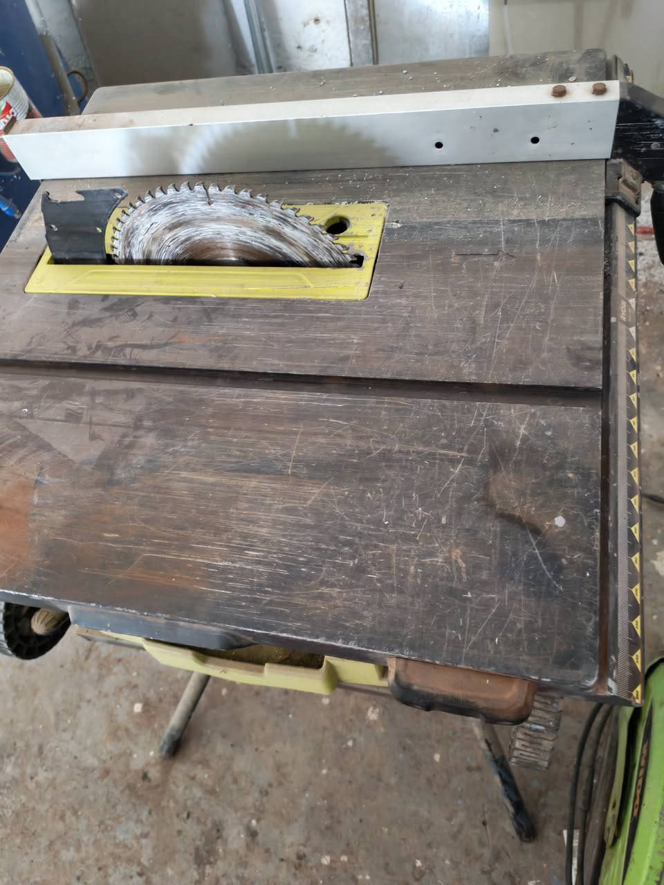 مكينة تقطيع خشب و بنل.
استخدام للحشوات البنل النقشات شغلهة يخبل. بالة نوعية ممتازة تقطع كافة الاتجاهات . ديالى...   ***********
