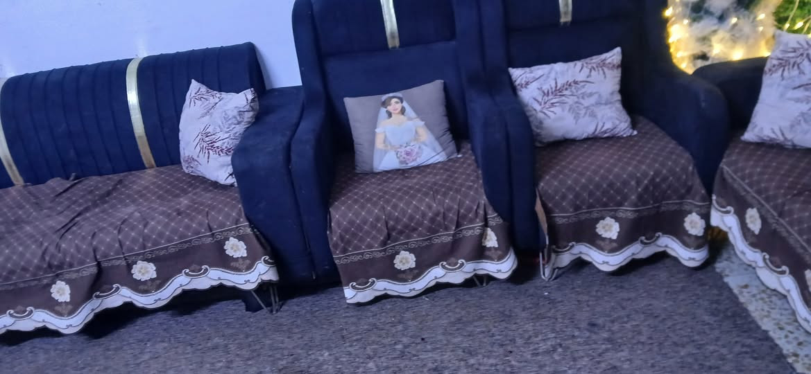 السلام عليكم تخم للبيع نضافته ٧٠ بل ميه رايدي ٢٠٠ وبي مجال بسيط مكان بغداد ***********
