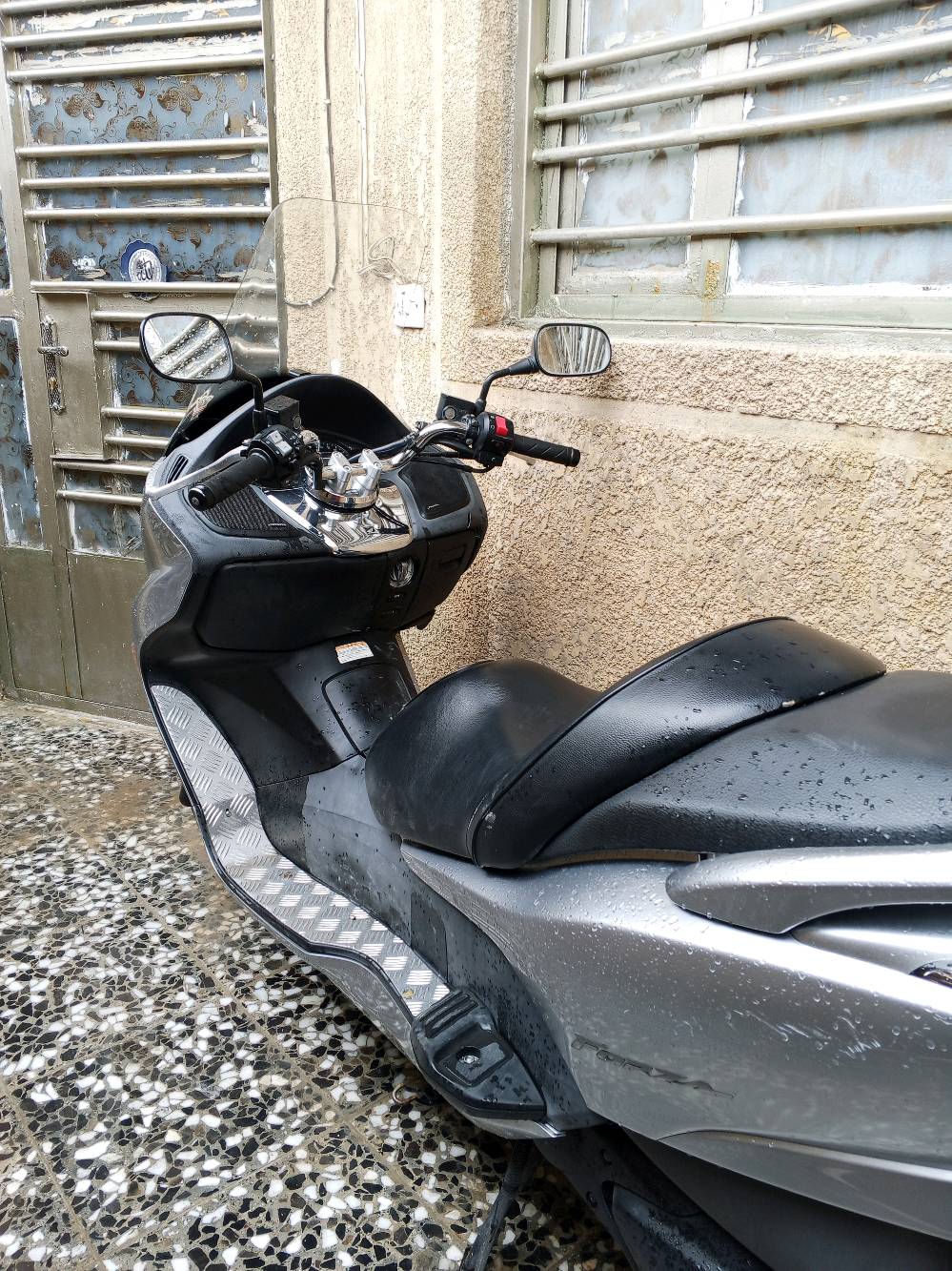 بغداد الشعله دراجه فورزه 09كرستال رمبه رايدها1,350,000بيها مجال كفاله عامه محرك و كفرات و كهربايات وديها 1000فيتر محرك ما مفتوح كفرات بلاديه