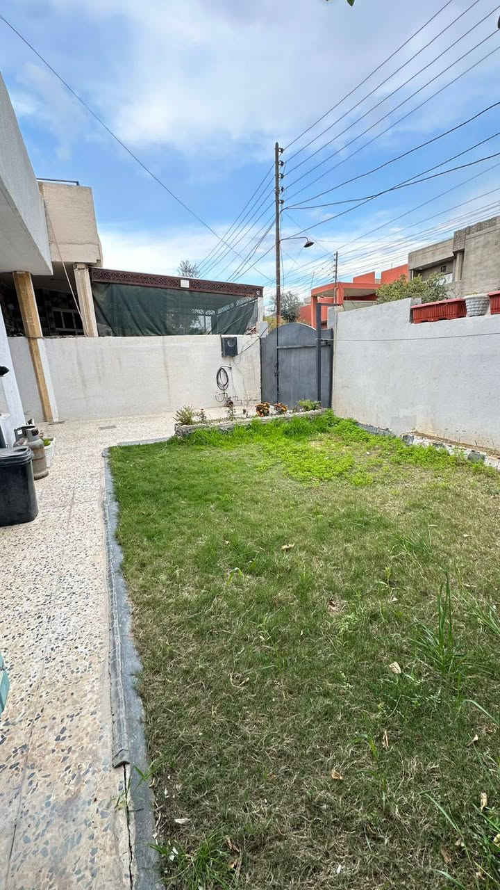 💥دار للبيع طابو صرف المساحه 200 متر  الواجهة 10م

موقع مميز جدا منطقة هادئة وراقية 
كركوك حي الاسرئ والمفقودين خلف جامع العدل أو قرب مدرسة المعراج 
يحتوي على غرفتين نوم وهول ومطبخ وكراج سيارة واستقبال
#السعر 160مليون مع المجال 
 
للإستفسار اتصل ***********☎️
                       
او مراجعة مكتب صباح كركوك للعقارات 
  قرب جامع المعراج
