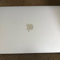 ماك بوك اير ٢٠١٩ • شاشة ١٣ ريتنا • هارد ٢٥٦ رام ٨