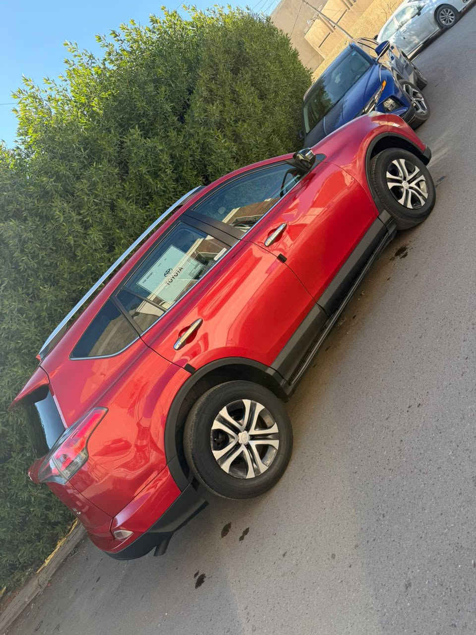 السلام عليكم 🫡
راف فور موديل 2017 وارد أمريكي مكينه 2500 على وضع الشركه ممفتوحة سيارة احلى من الصور مواصفات نص فول حادث جاملغ الأمامي فقط بدون دواخل بدون تبديل باقي سيارة مكفولة صور الحاث مرفقه مع المنشور مكينه كير صدر تبريد تخم تاير كله جديد بالعافيه عل ياخذها رقم سليمانيه سنويه ورقم جدد ثاني يوم تحويل مكان السيارة بغداد الزعفرانيه سعر 165 وبيها مجال بسيط متواجد ورقم واتساب فقط ***********
