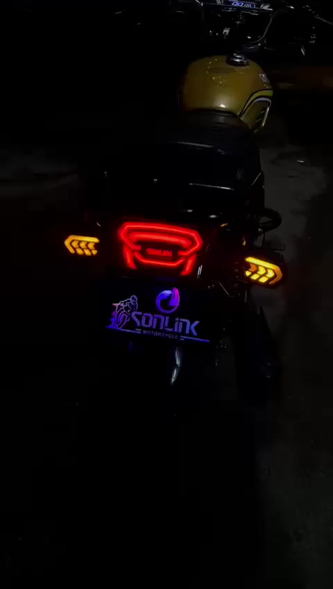 اعاده نشر بسبب الوعود الكاذبة 
مكاني بغداد الشعب 
سلام عليكم سيفان 24 اوارق ماماشيه ٨الاف 
ماخذها ب1 قبل شهر 
يراد لها فيسله شلعه ومعدل ونعومه بل مشي كلشيء شغال بيها من طول لطول بصمات ٢ سويجات ٤
حالها حال المعرض وبيش بس ب٦٠٠
***********
