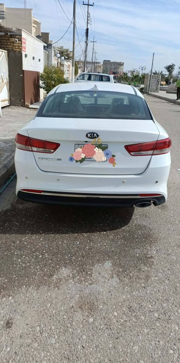 سلام عليكم ورحمة الله وبركاته 
كيا اوبتما ٢٠١٨ وارد امريكي ضربته جاملغ ايمن وربع البنيد مصبوغ  والباقي لا فتح ولا صبغ  عدا بارد بسيط شخط  جدا نظيفه ماشية 86mi  جاهزه محرك كير حداديه تبريد تدفئه تخم تاير شرط محرك وكير على وضع الشركة ما مفتوحات مواصفات عاديه fe رقم ذي قار  السعر ١٣٧   مكانه ناصرية حي الشموخ /***********
